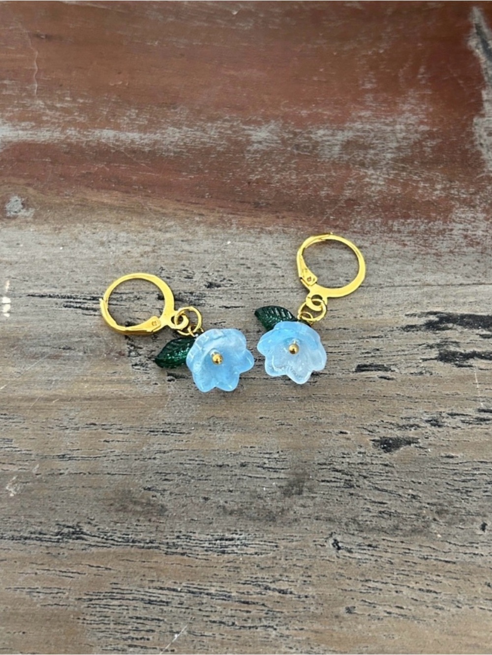 Gold Dangly Blue Flower Earrings ❣️